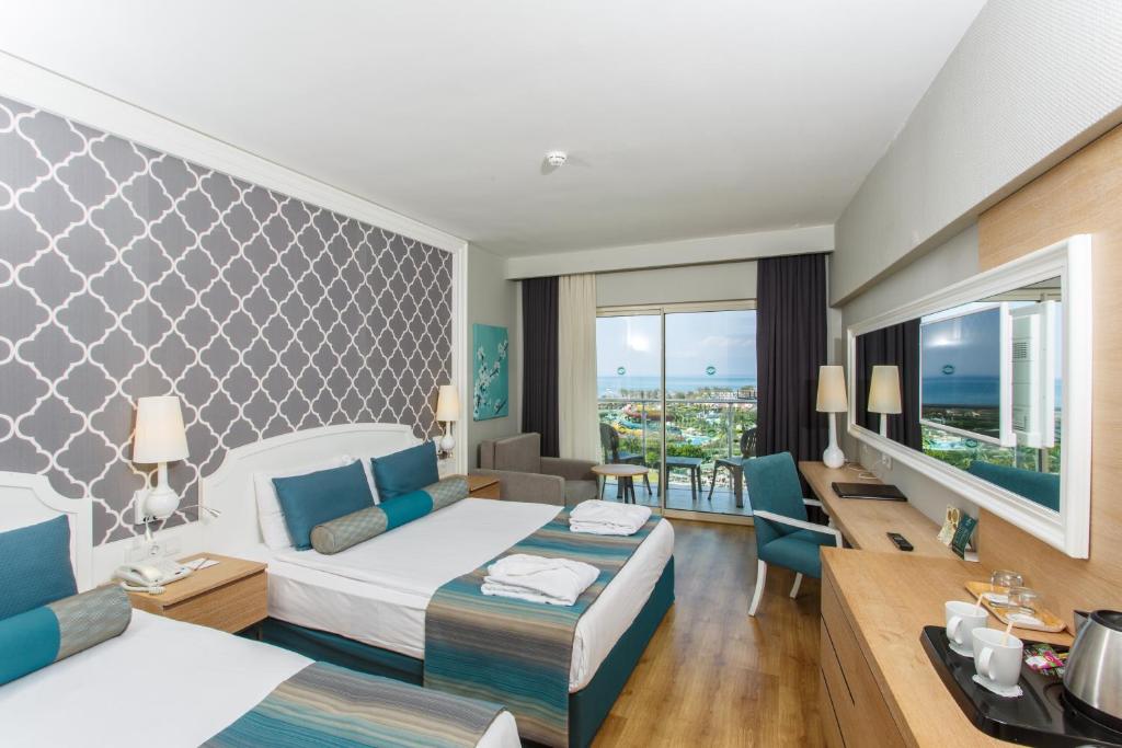 Deluxe Sea View Triple Room