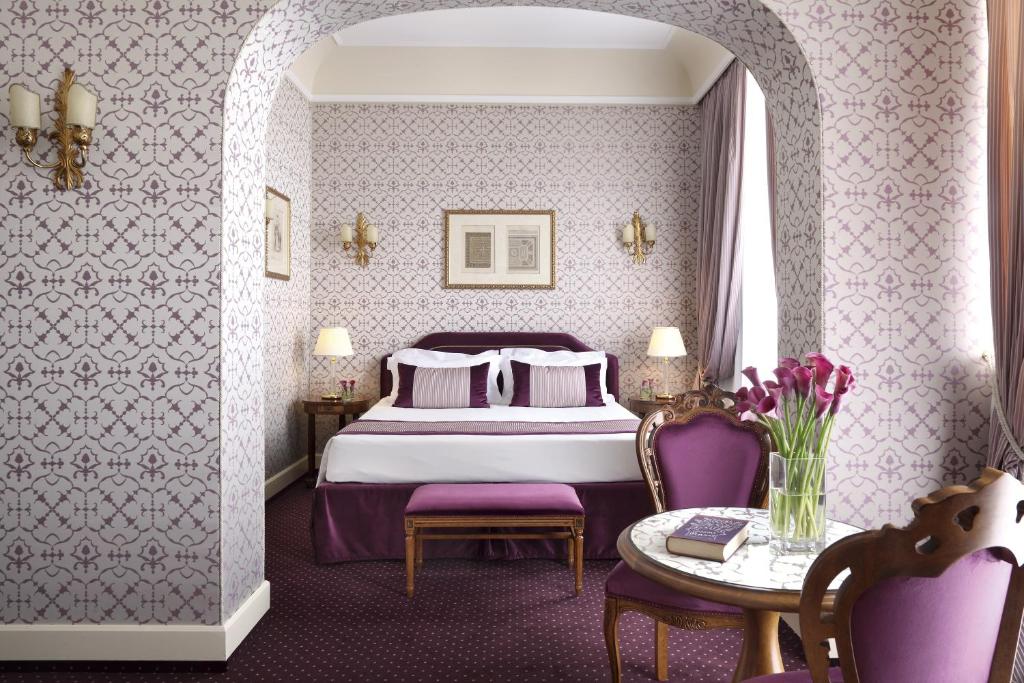 Junior Suite with Lagoon View and Balcony