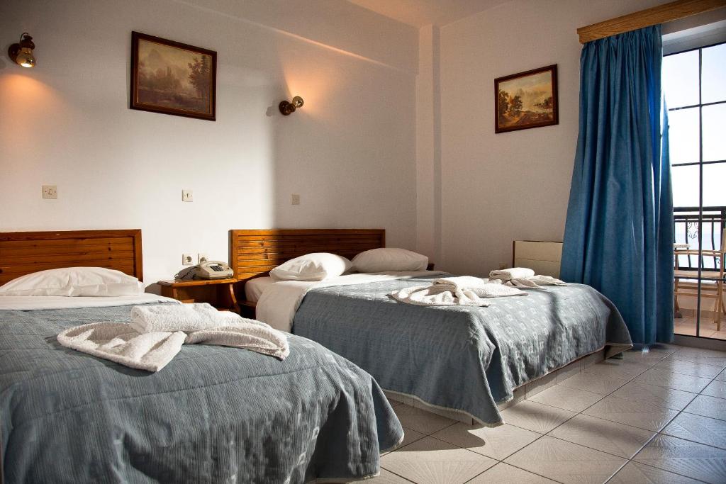 Triple Room with Side Sea View