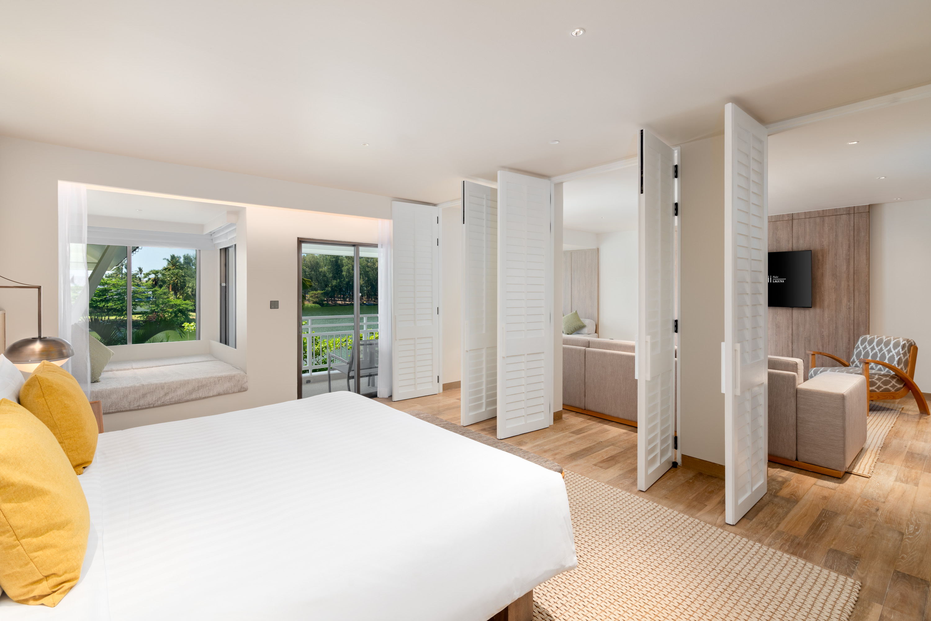 Lagoon View 1 Bedroom Suite 1 King Bed