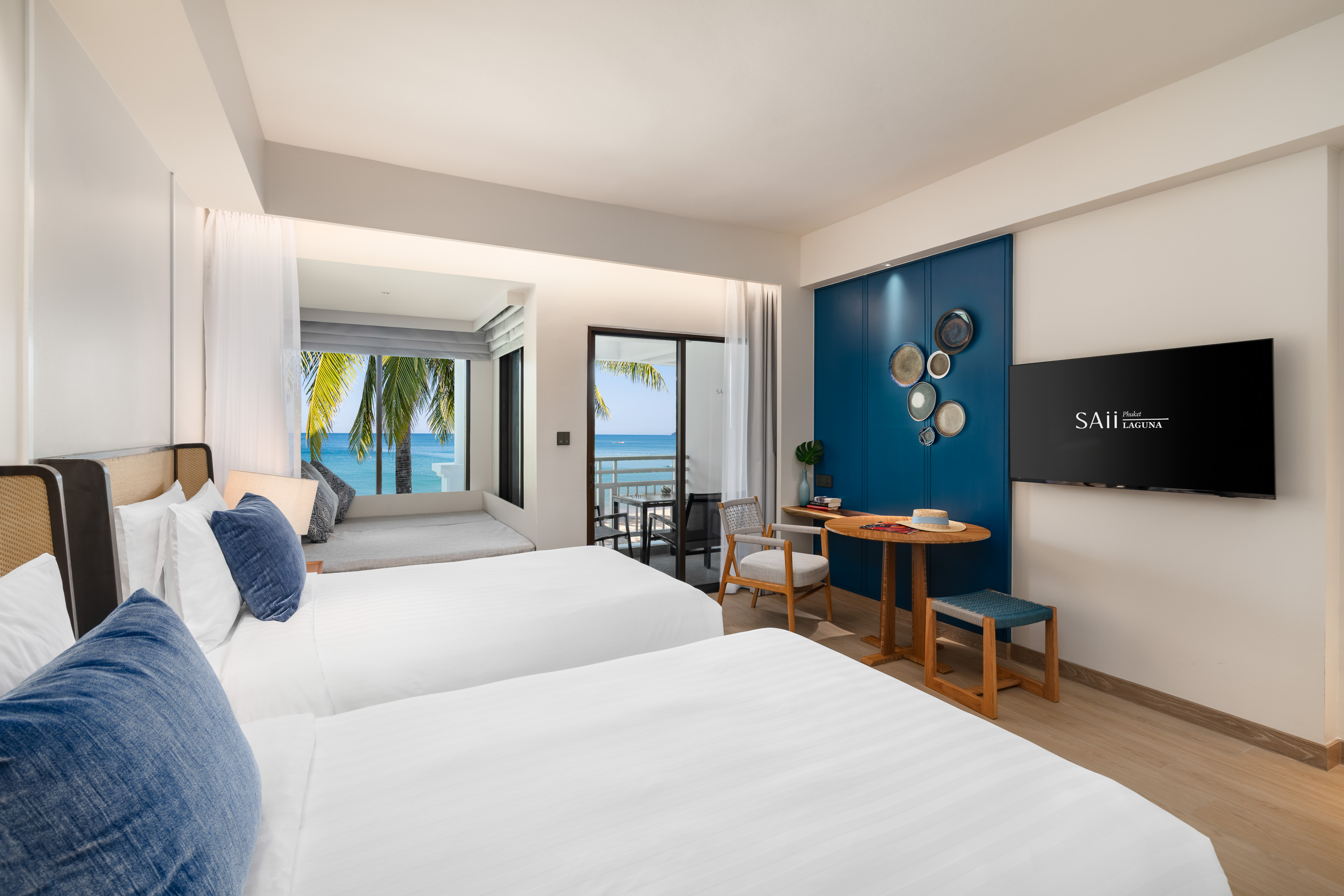 Ocean Front Balcony 2 Twin Beds