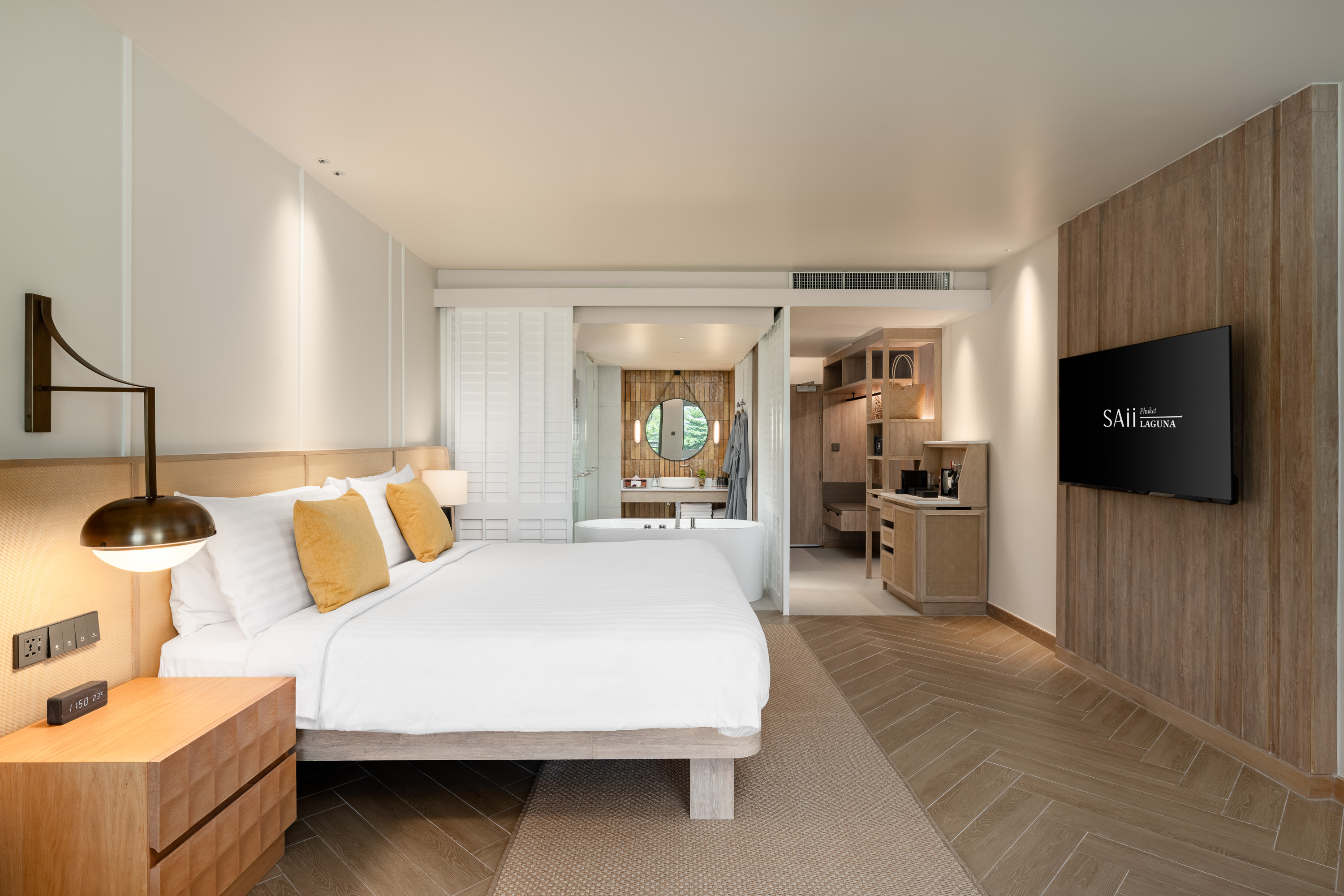 Club Ocean Front 1 King Bed