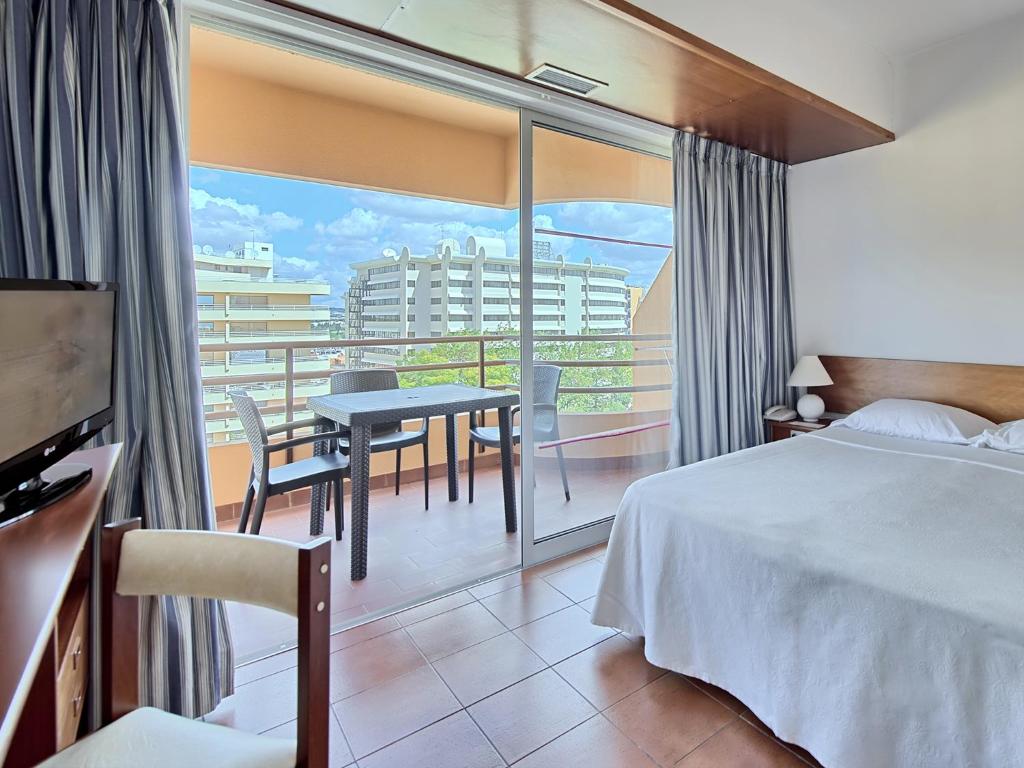One-Bedroom Apartment (4 Adults)