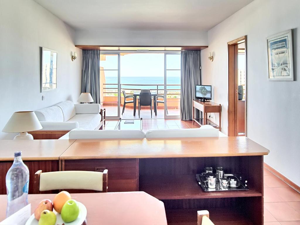 One-Bedroom Apartment with Sea View