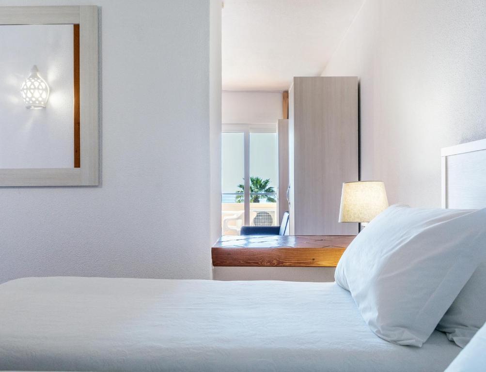 Studio with Sea View