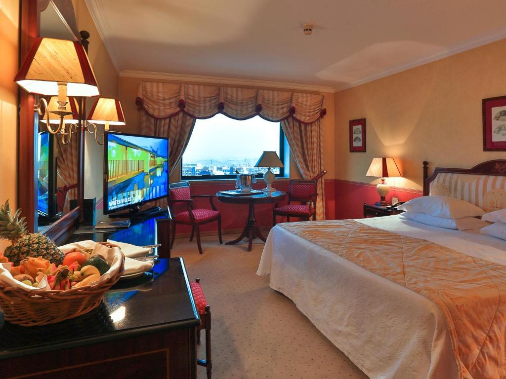 Classic Double Room with River View