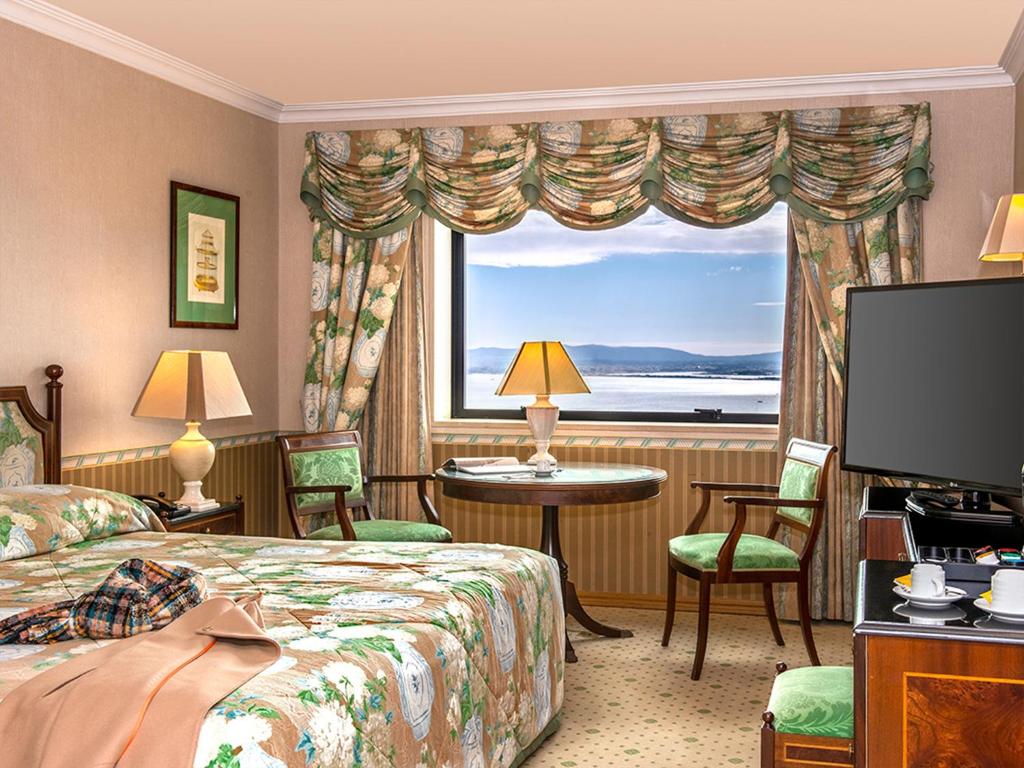 Suite with River View