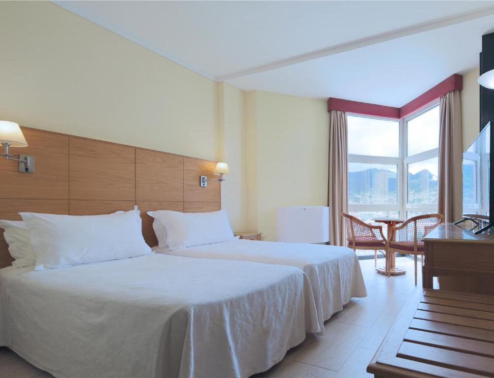 Double or Twin Room with Bay View