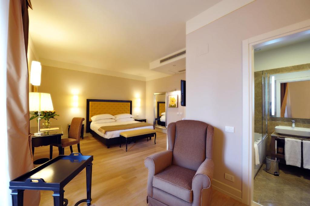 Junior Suite with Spa Access