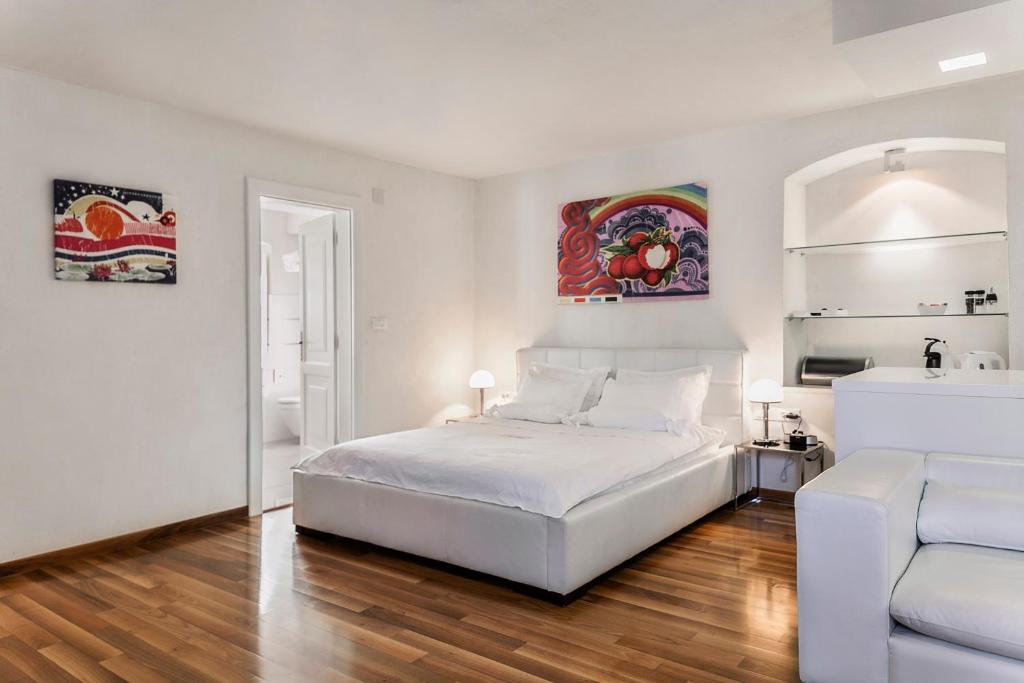 Deluxe studio with balcony