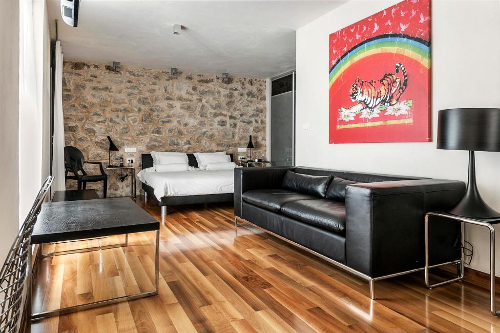 Deluxe studio
