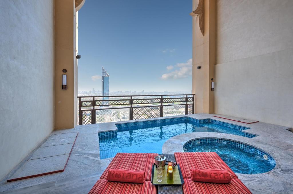 City View Studio with Private Pool