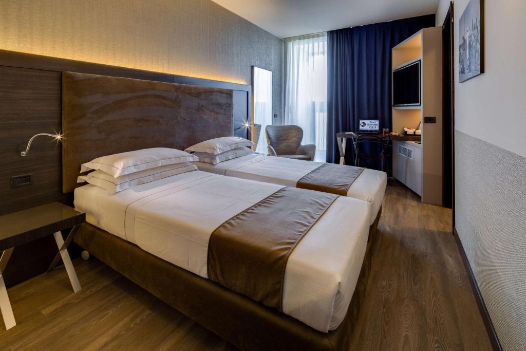 Twin Room with Balcony