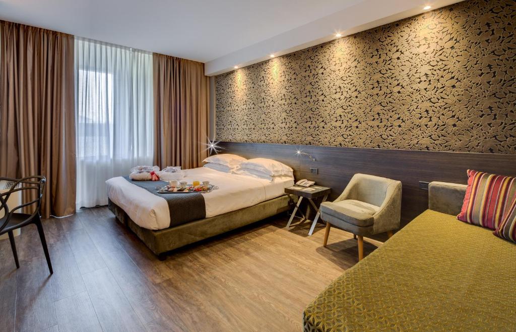 Superior Double Room with Balcony