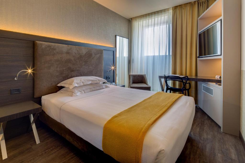 Single Room with Balcony