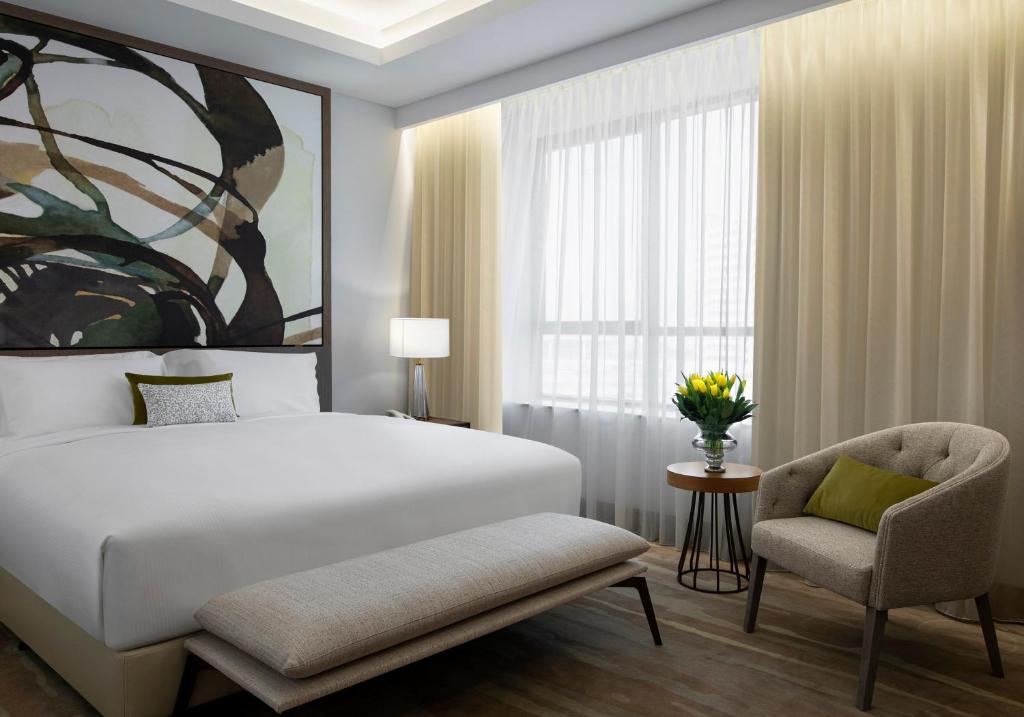King Bedroom - City View