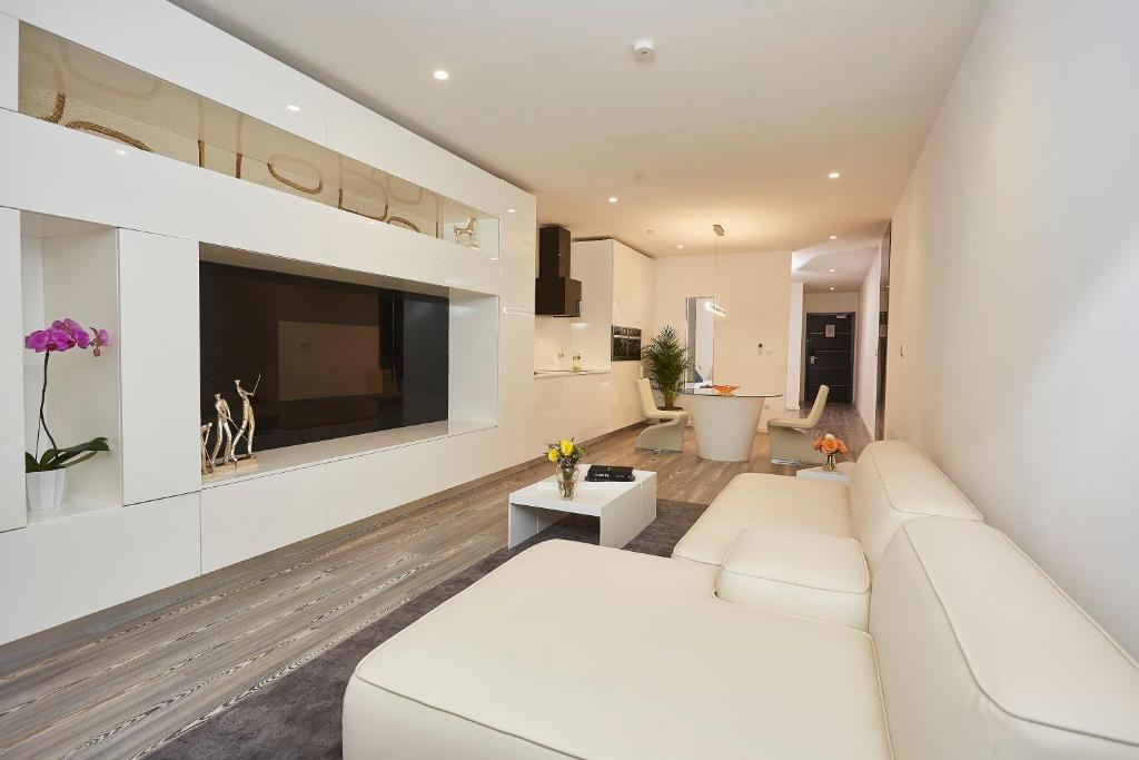 Club Studio Suite