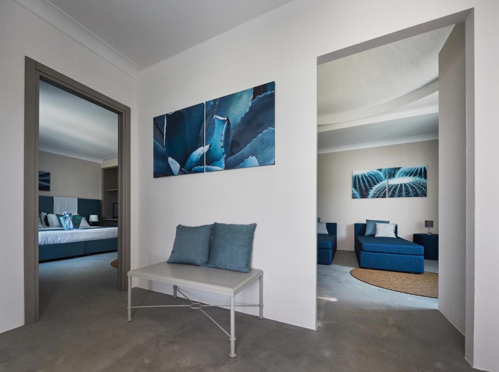 Family Deluxe Quadruple Room (2 Adults + 2 Children)