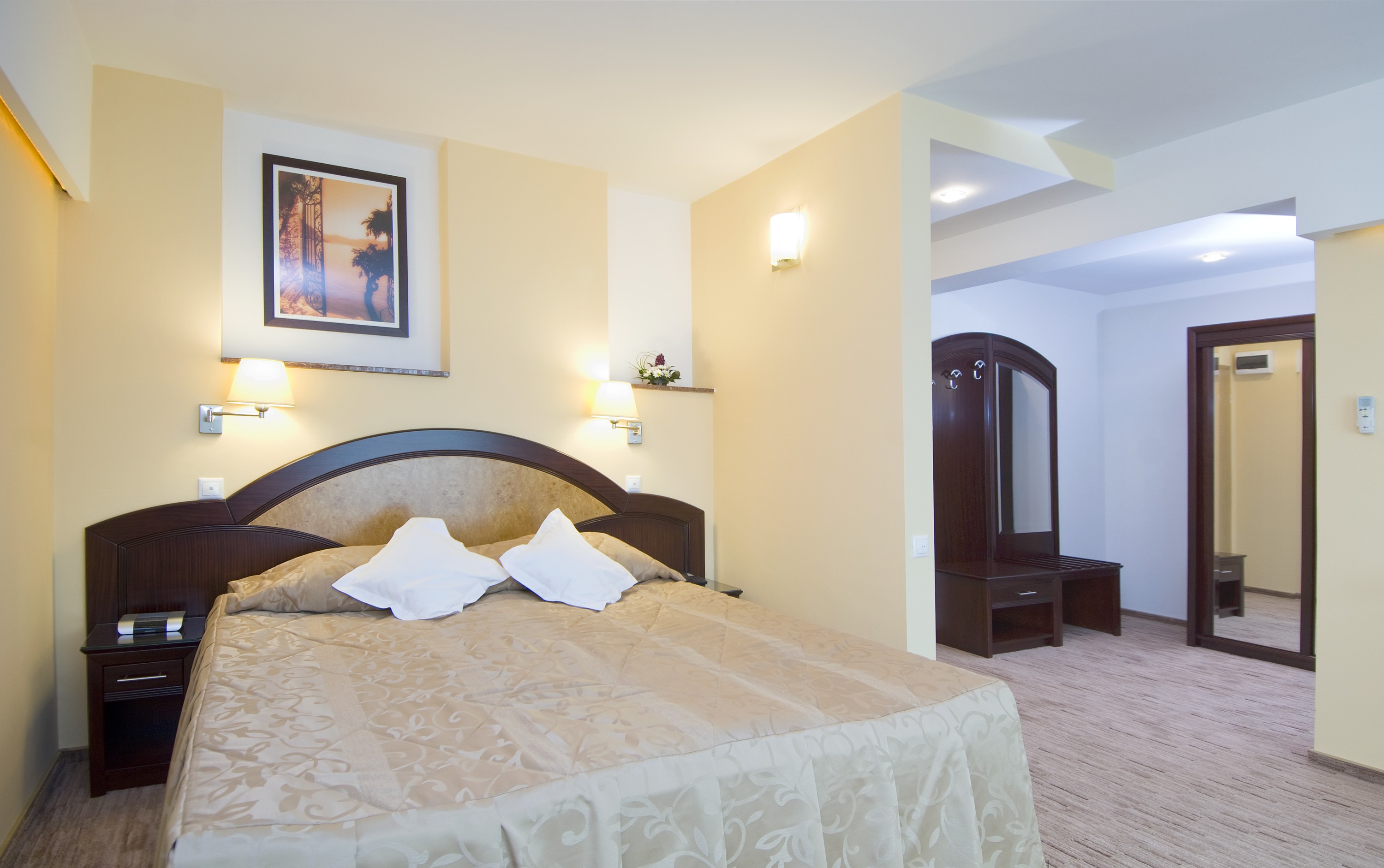 Deluxe Double Room 4* in Ambient Hotel , 27 Iuliu Maniu, Brasov, Romania