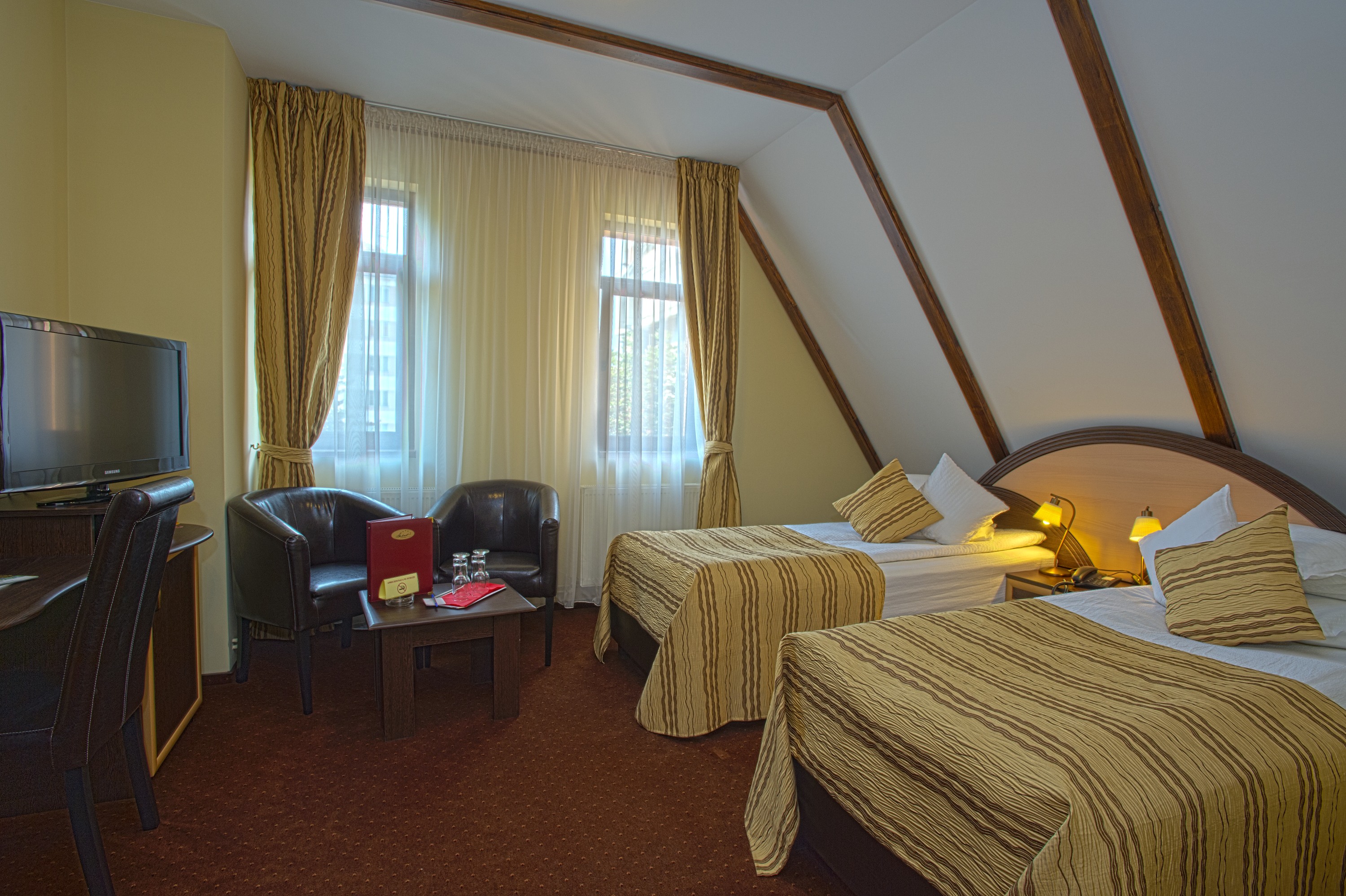 Twin Room 3* in Ambient Pension , 62 Iuliu Maniu, Brasov, Romania