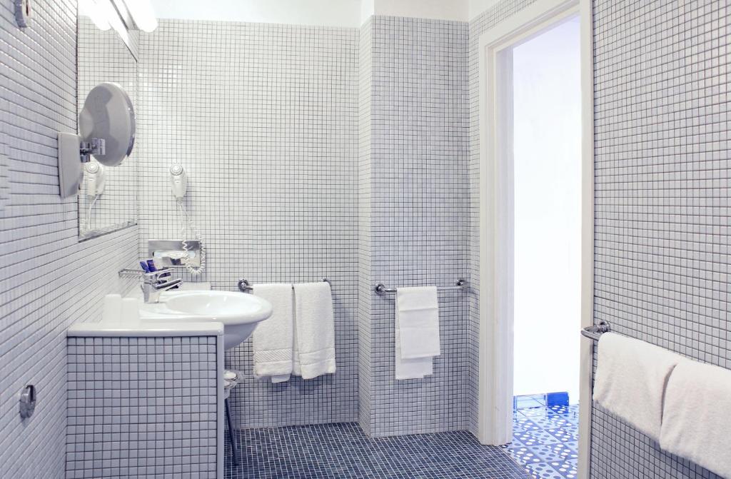 Superior Double or Twin Room with Sea View