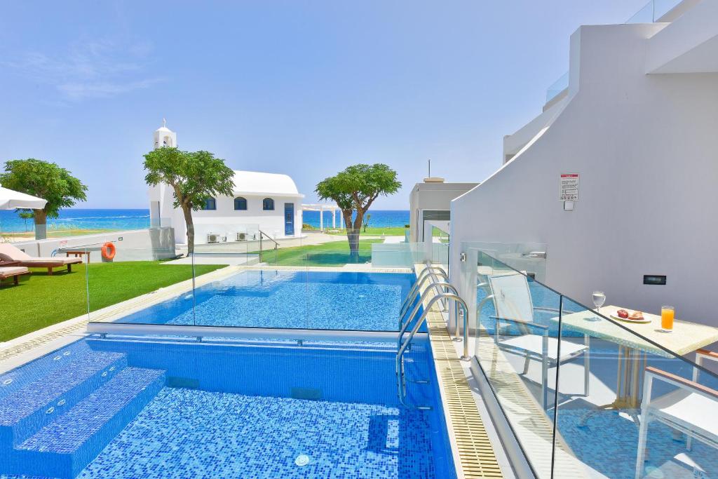 Side Sea View Family Suite with Swim-Up Pool & Jacuzzi