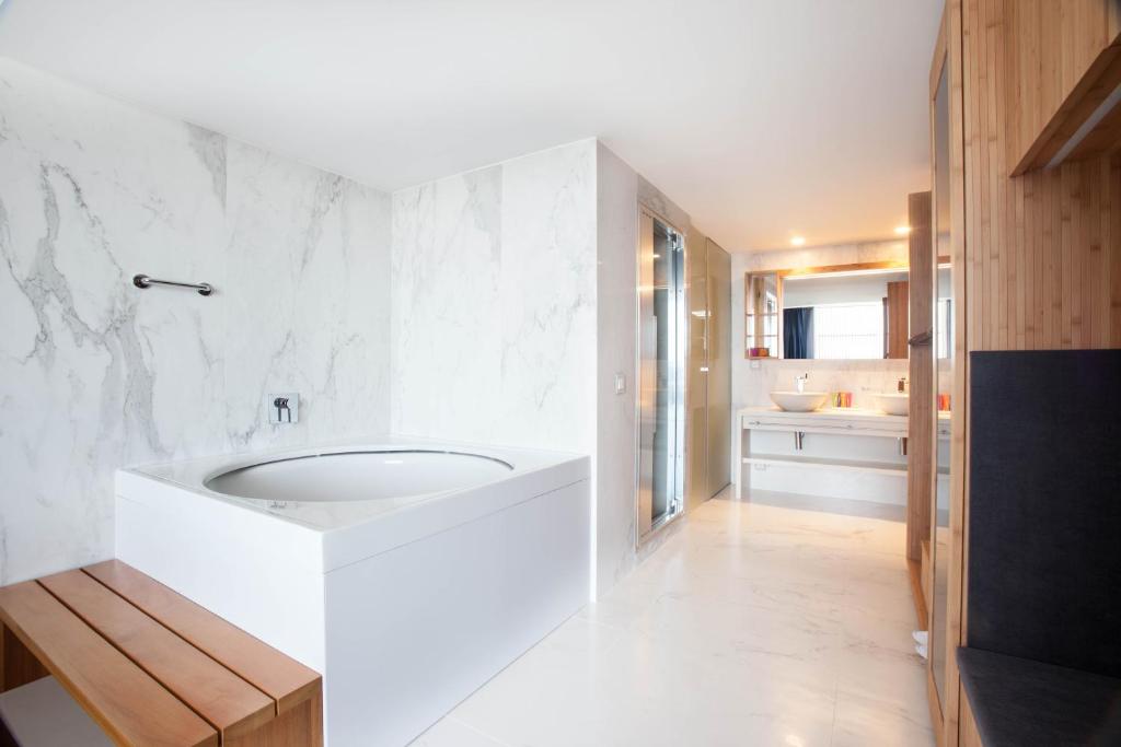 Suite Duplex Apartment with Private Pool