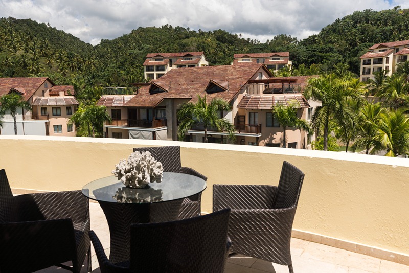 One Bedroom Suite with Mountain View