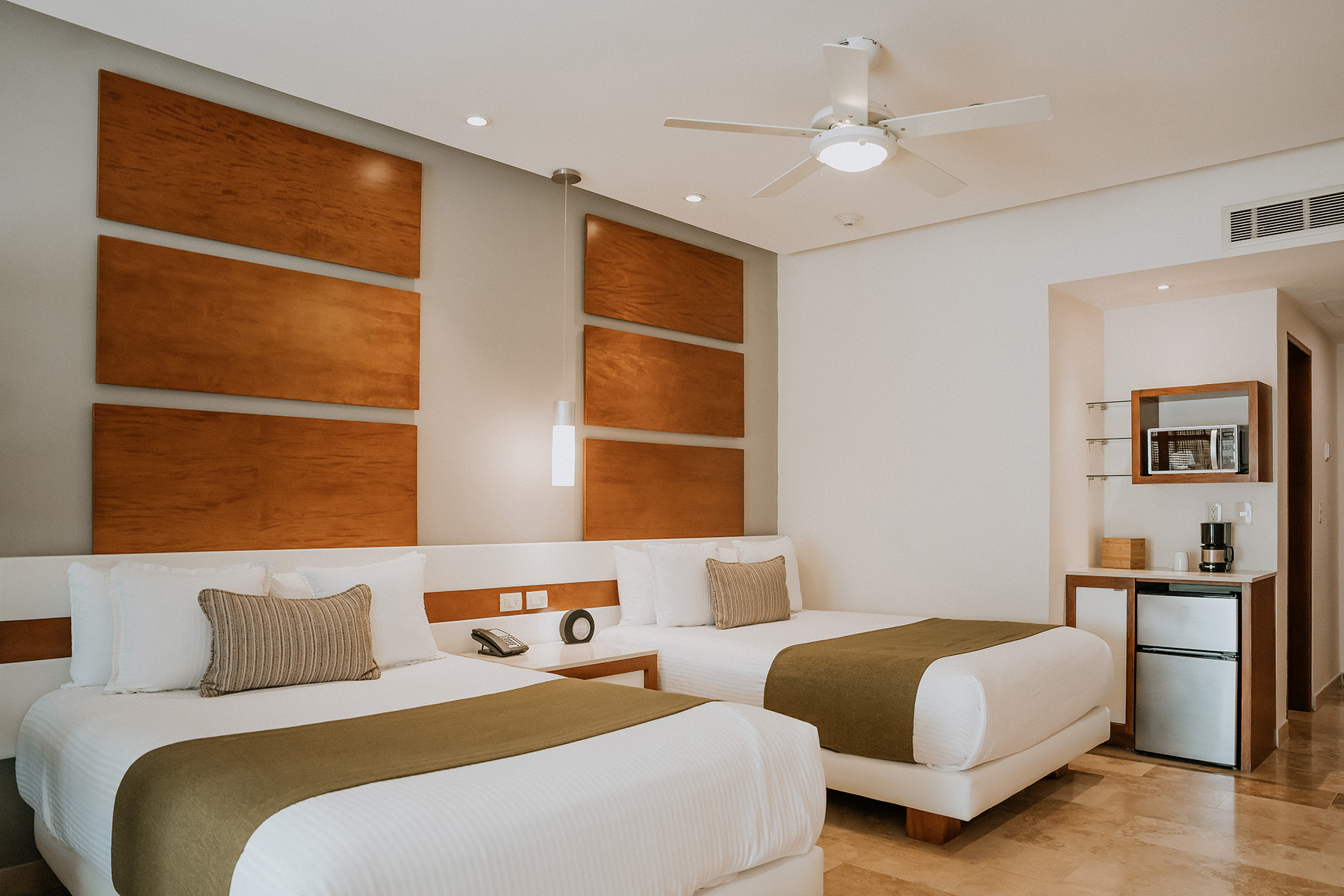 Deluxe Junior Suite - 2 Queen Beds