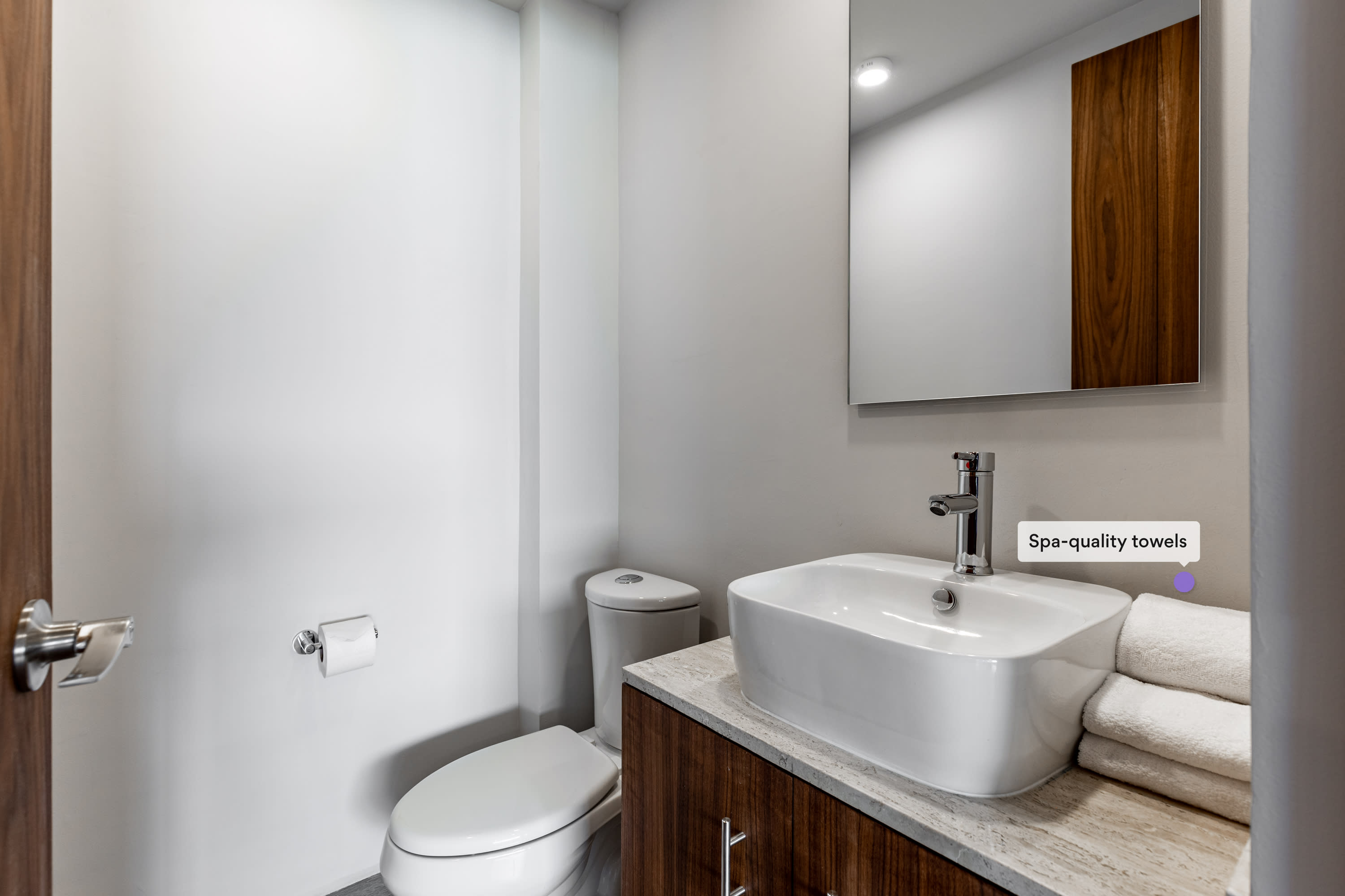 Casai Roma | 2BR | Sunny Flat