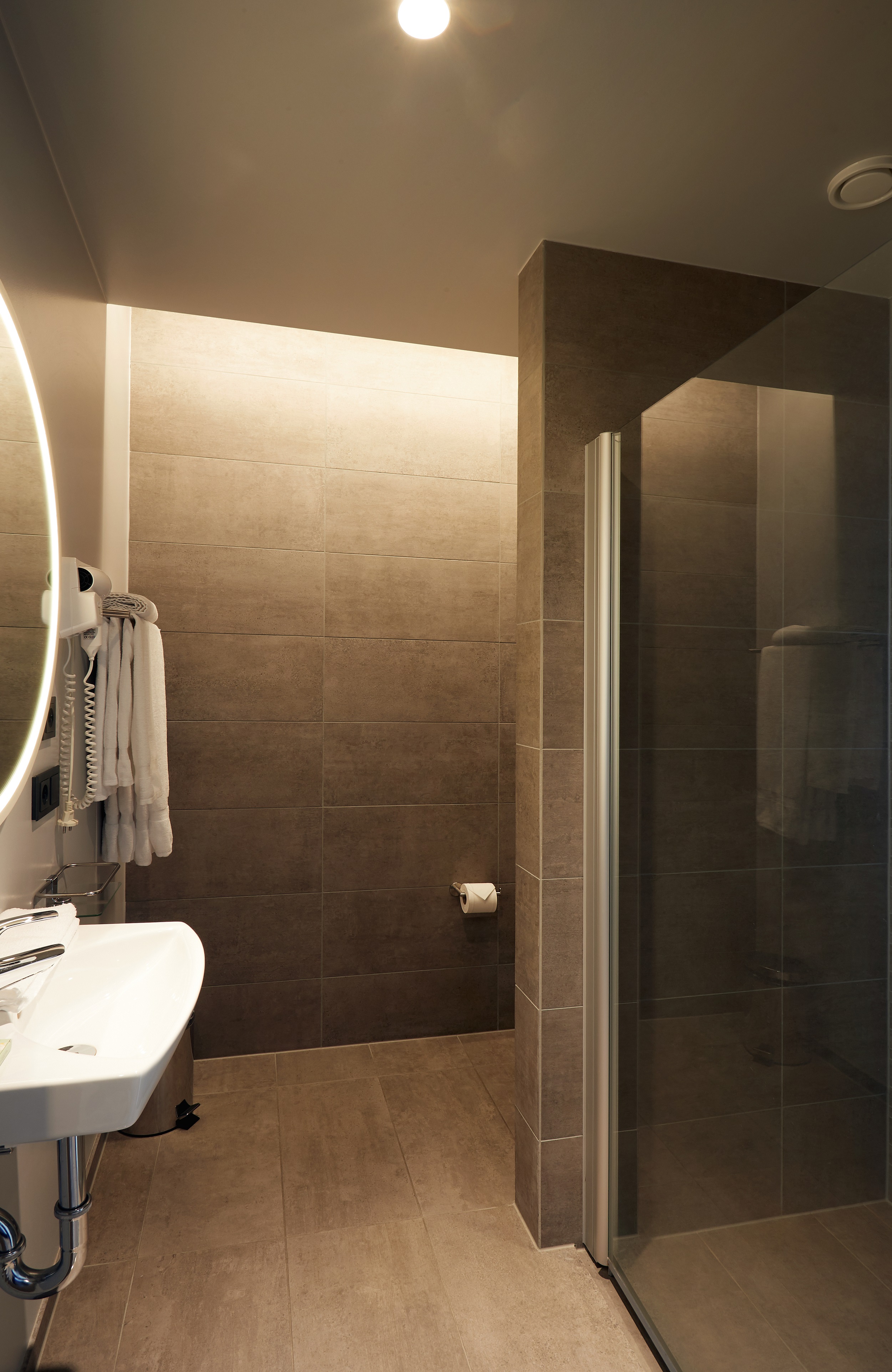 Deluxe Family Room (2 adj. rooms)