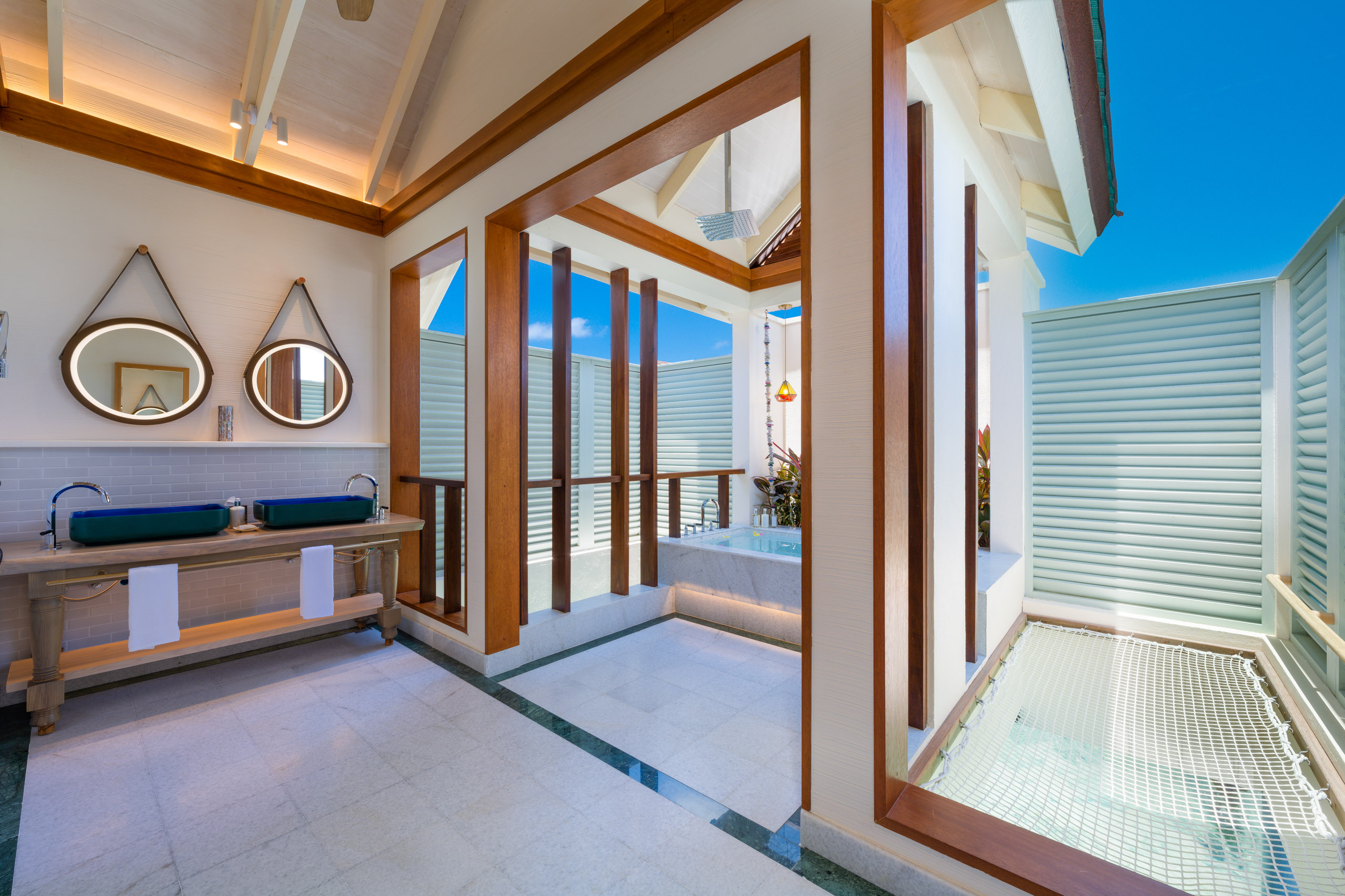 Nest Water Villa Bathroom