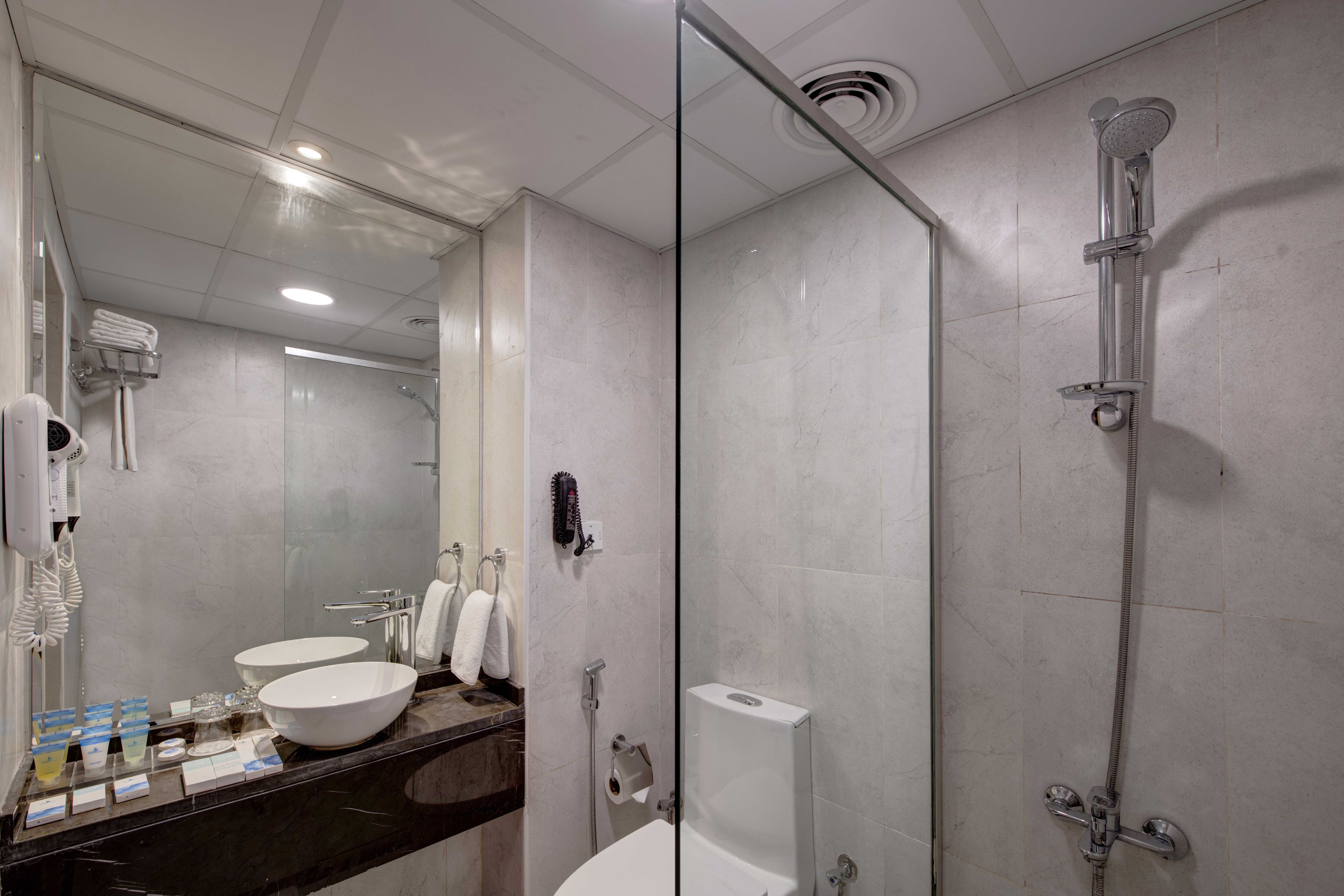 Deluxe Double/Twin Room (2 Adults + 1 Child)