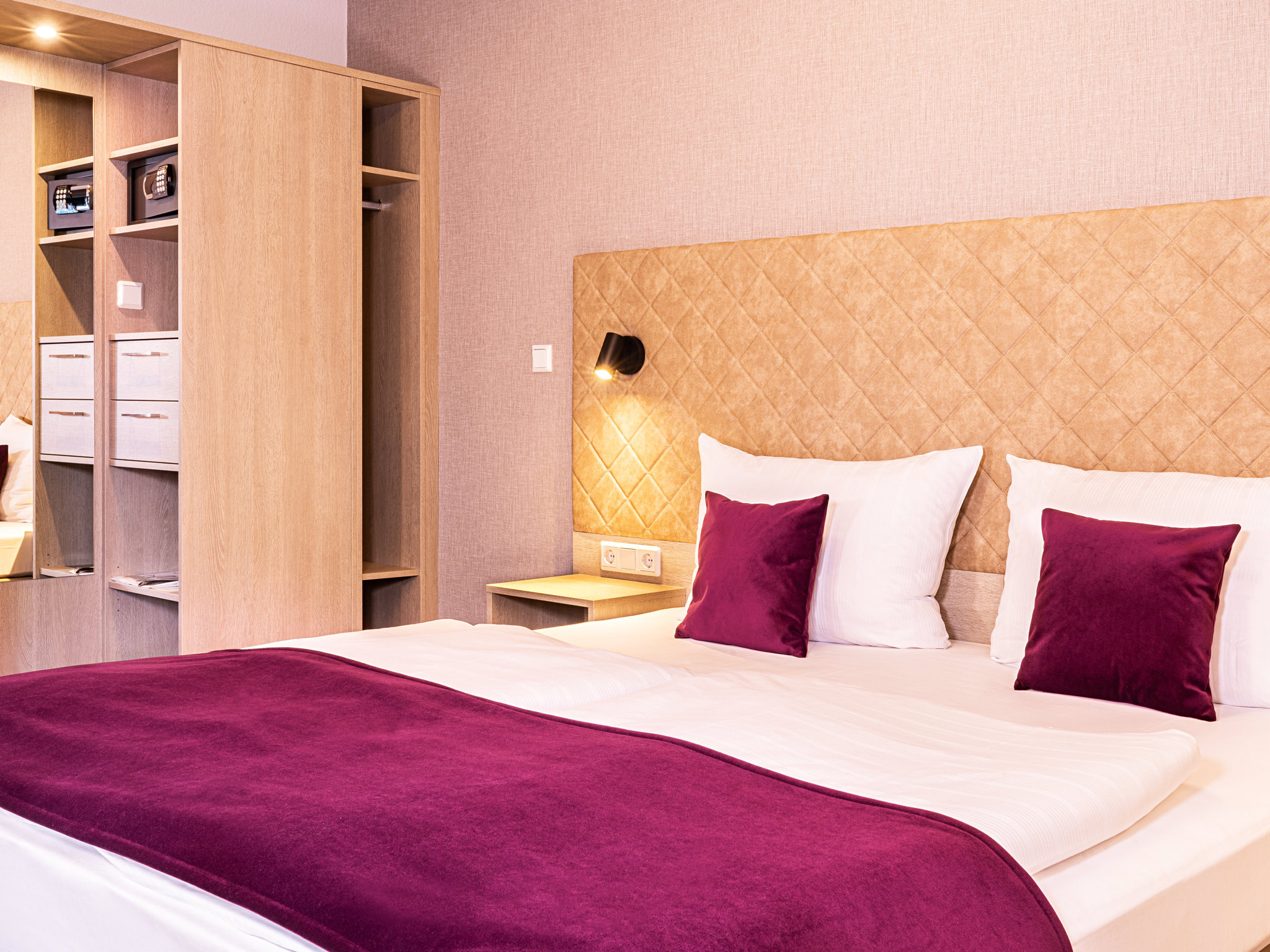 JUNIOR SUITE