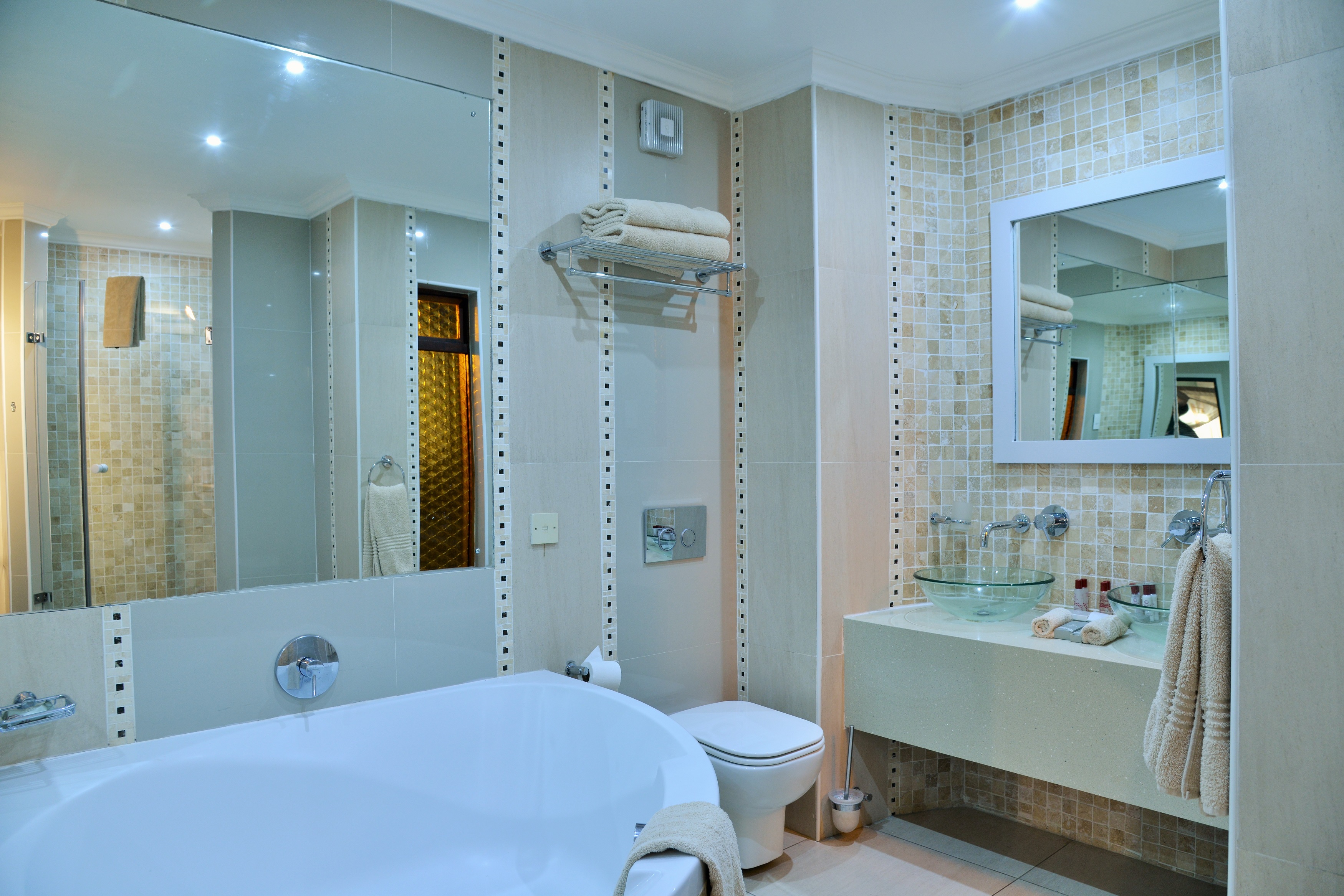 Cresta Mowana Safari Resort & Spa