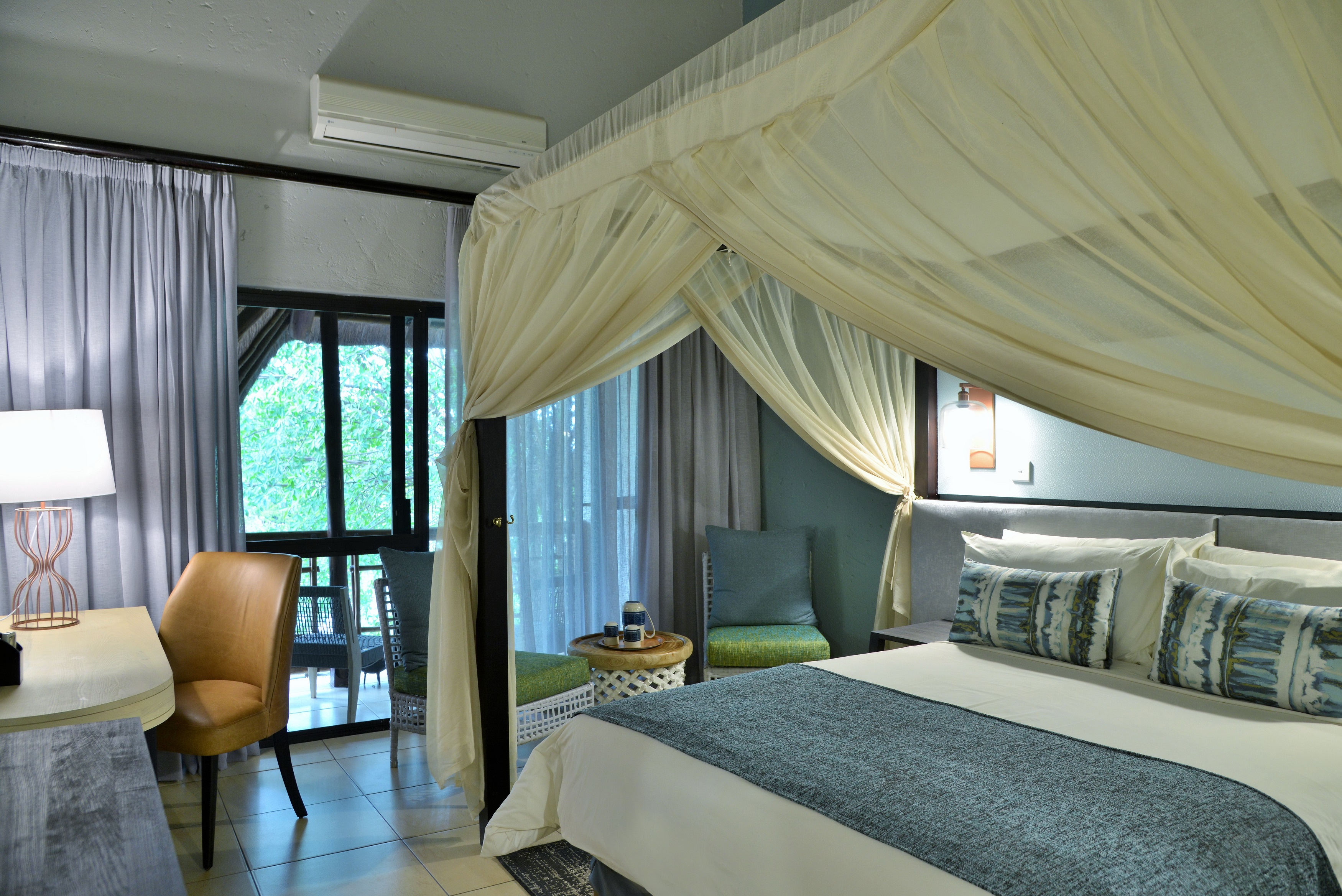 Cresta Mowana Safari Resort & Spa gallery