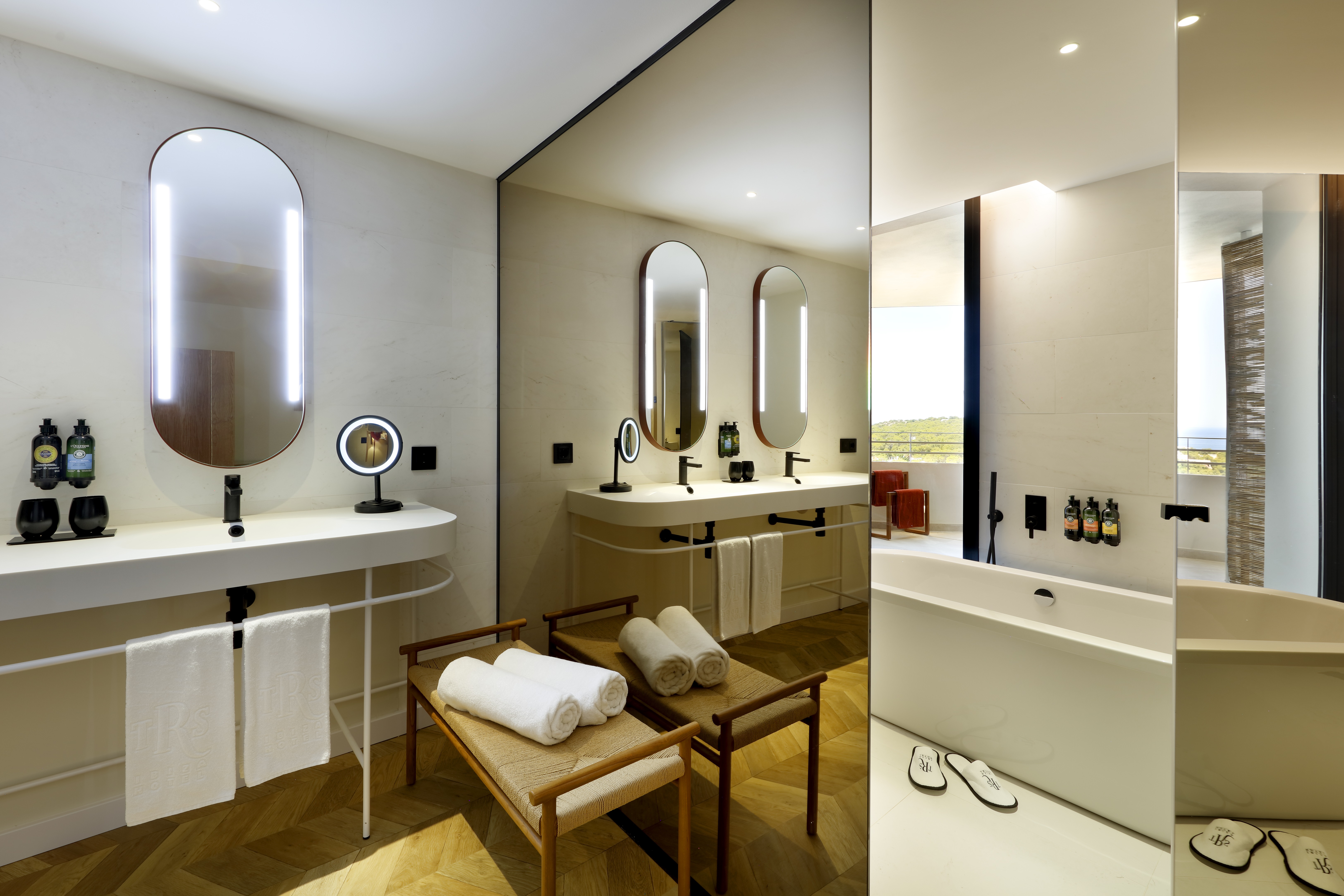 Junior Suite Sea View 1 ad