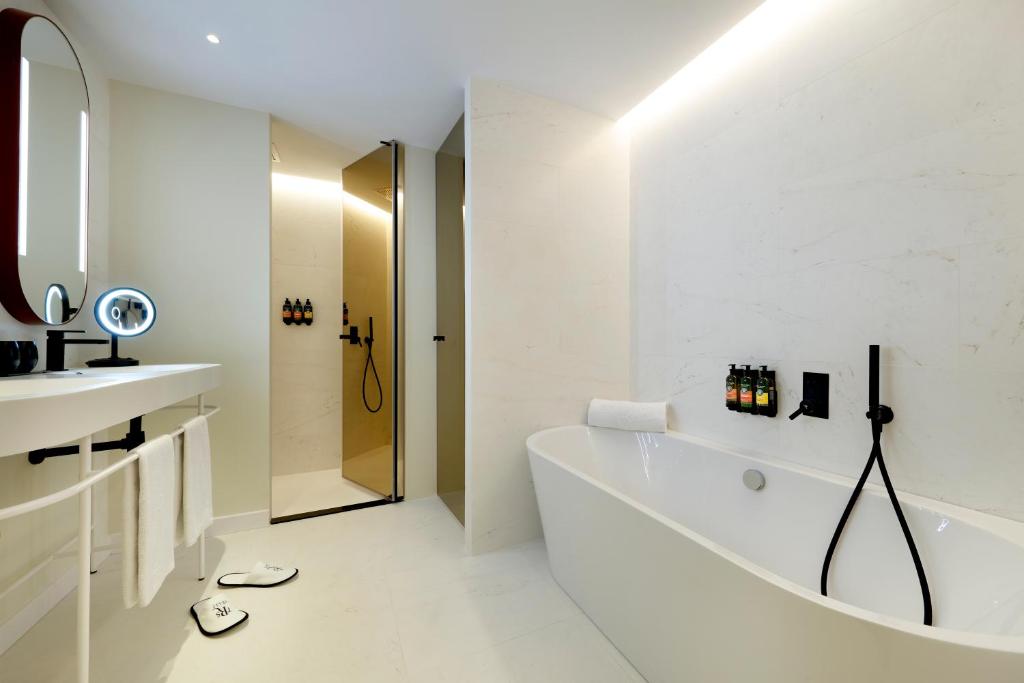 Junior Suite 1 ad