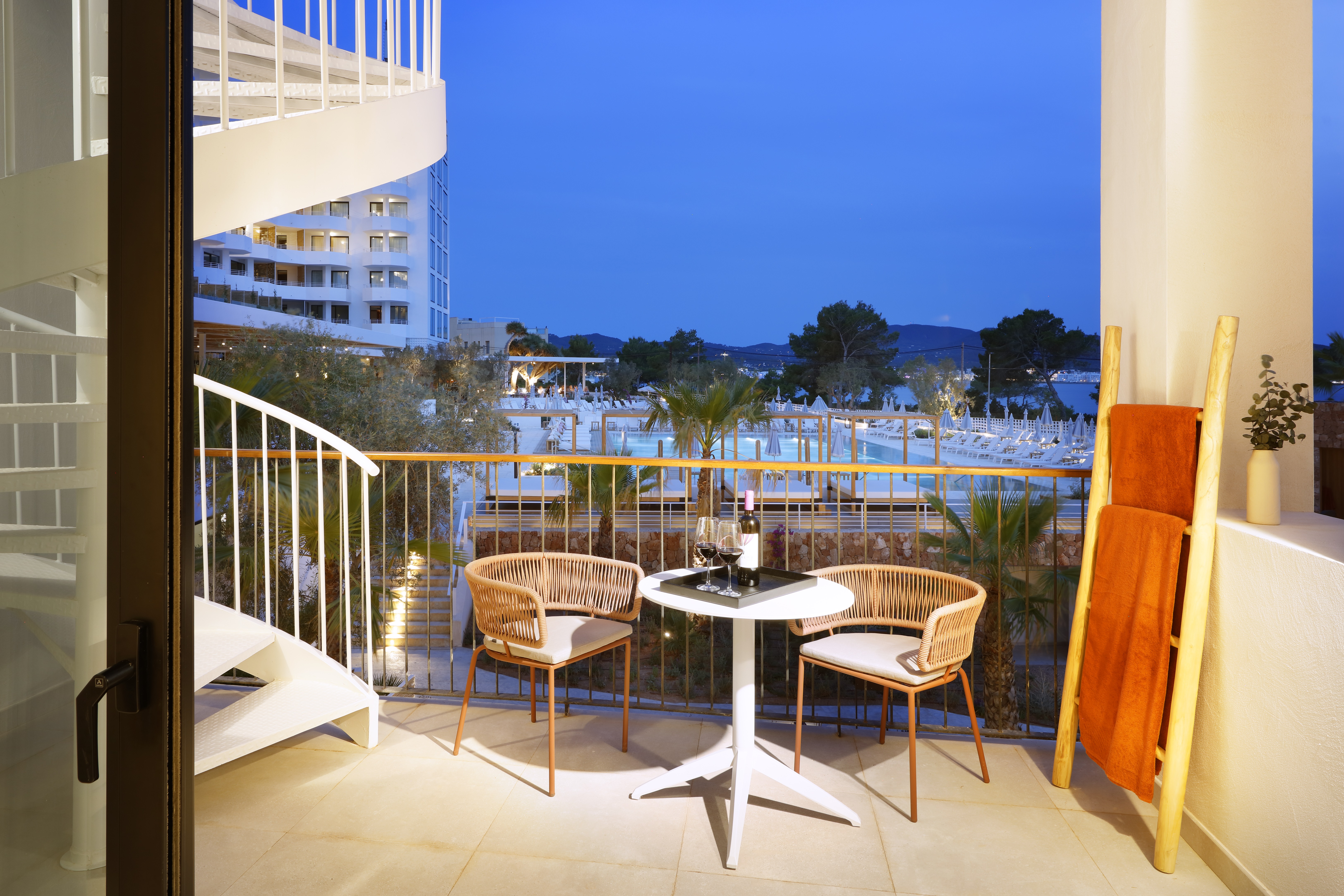 Signature Level Rooftop Jacuzzi Terrace Junior Suite - 1 ad