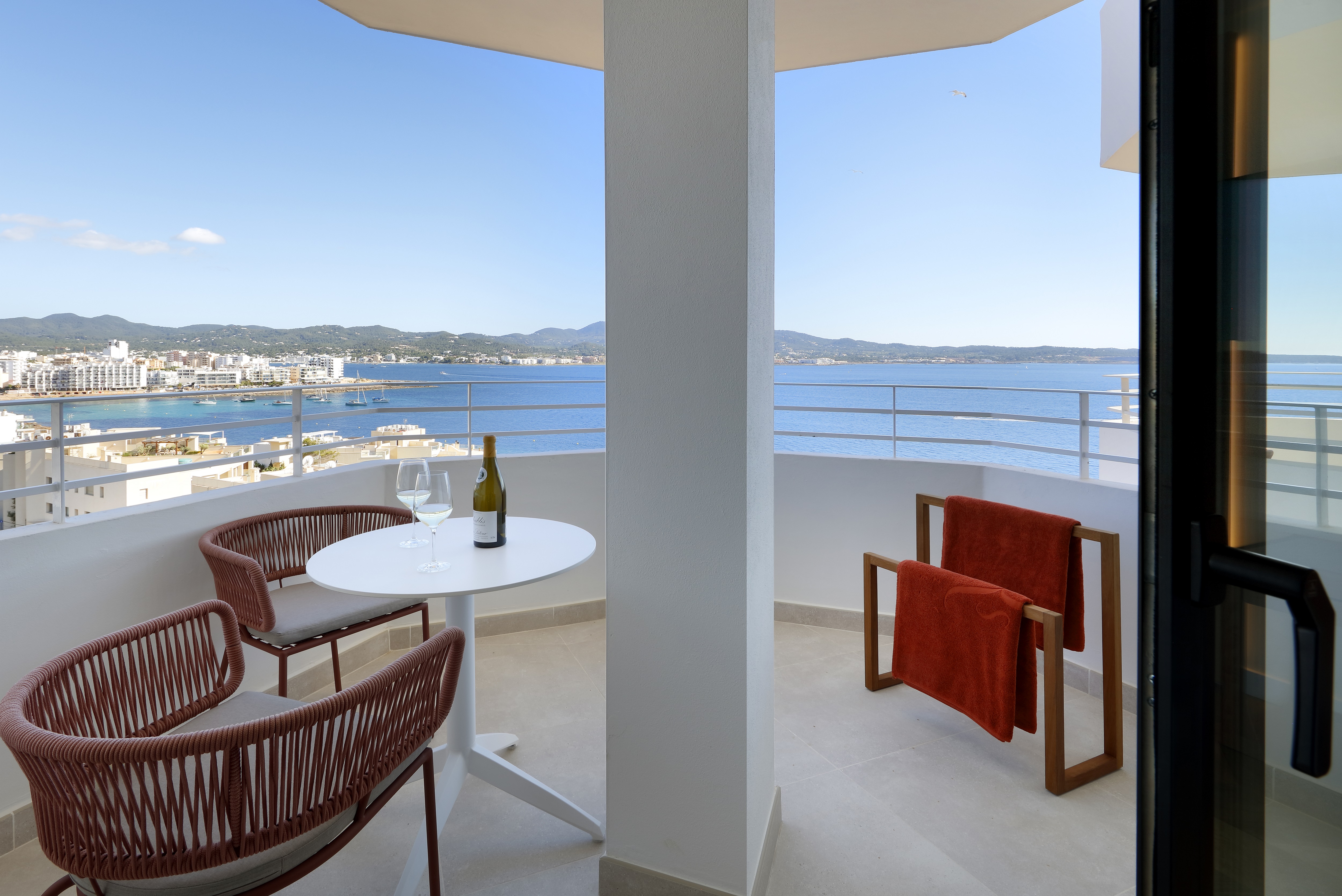 Deluxe Sea View 2 ad