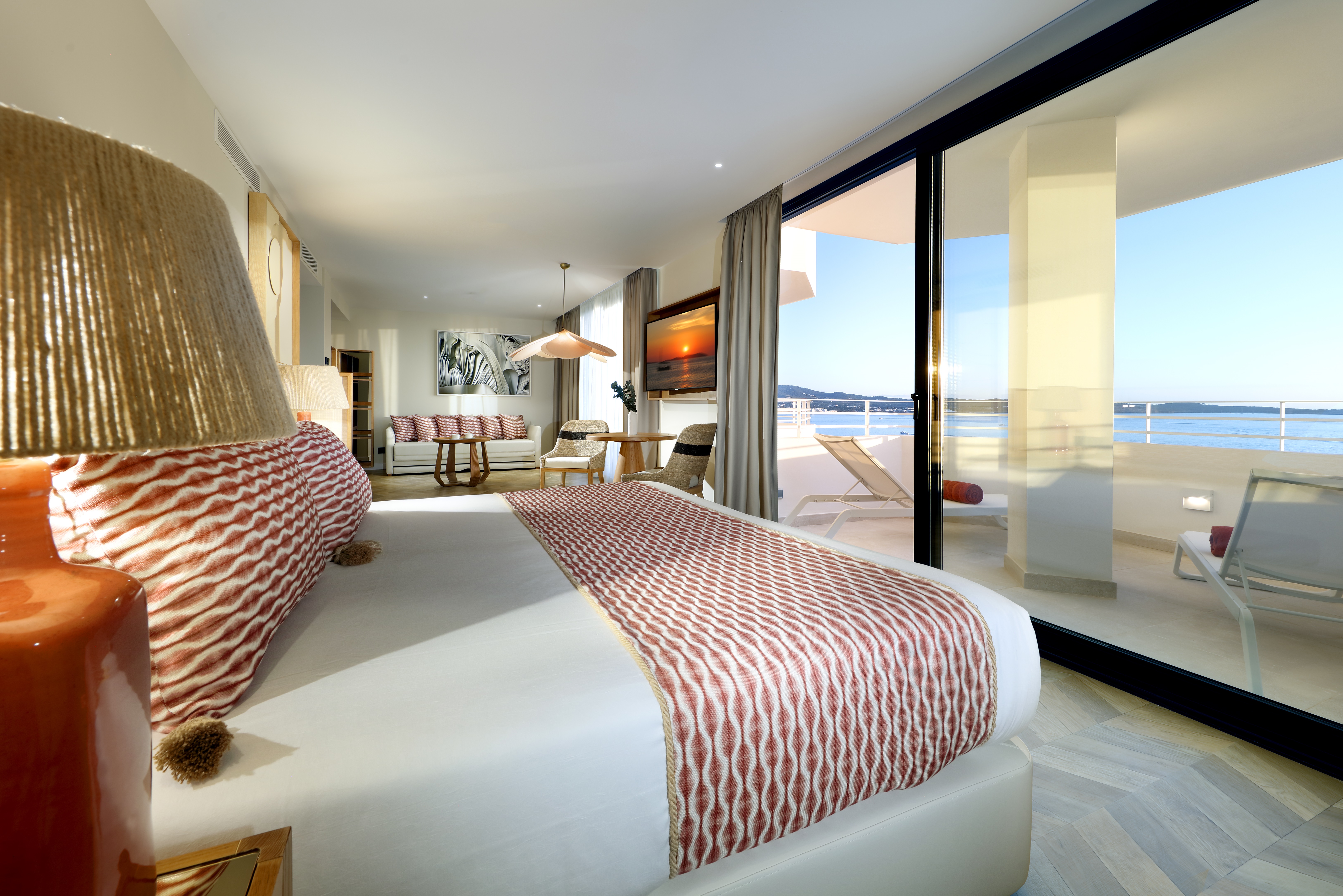 Signature Level Suite Sea View