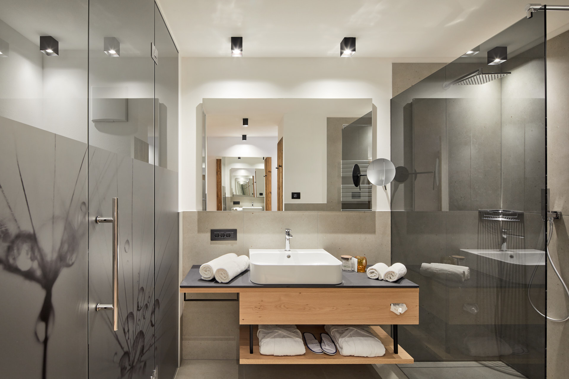 Daonella Superior Suite