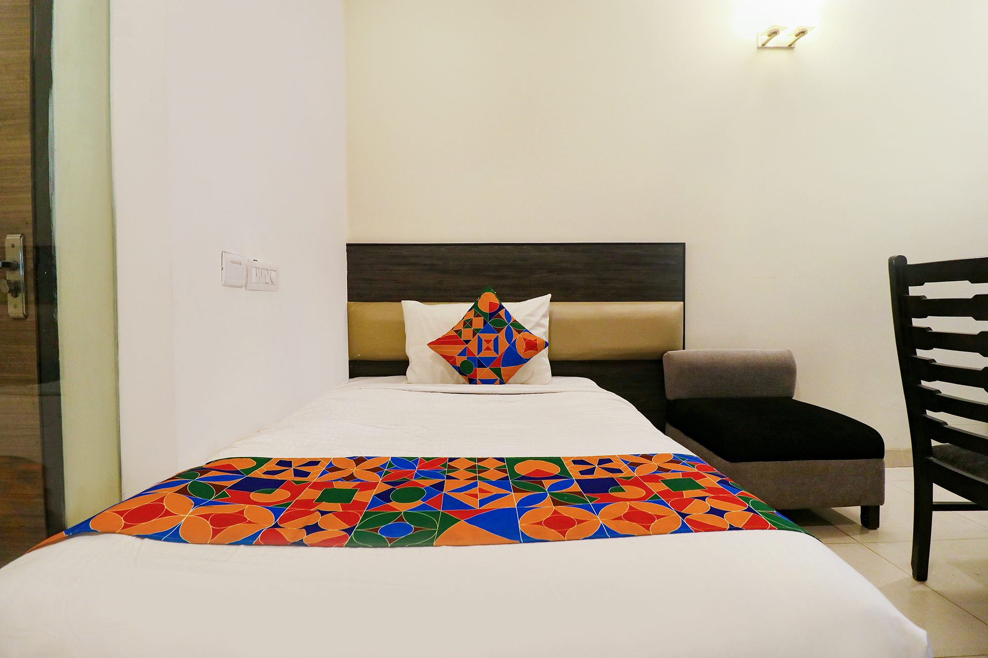 FabHotel Legacy Suites