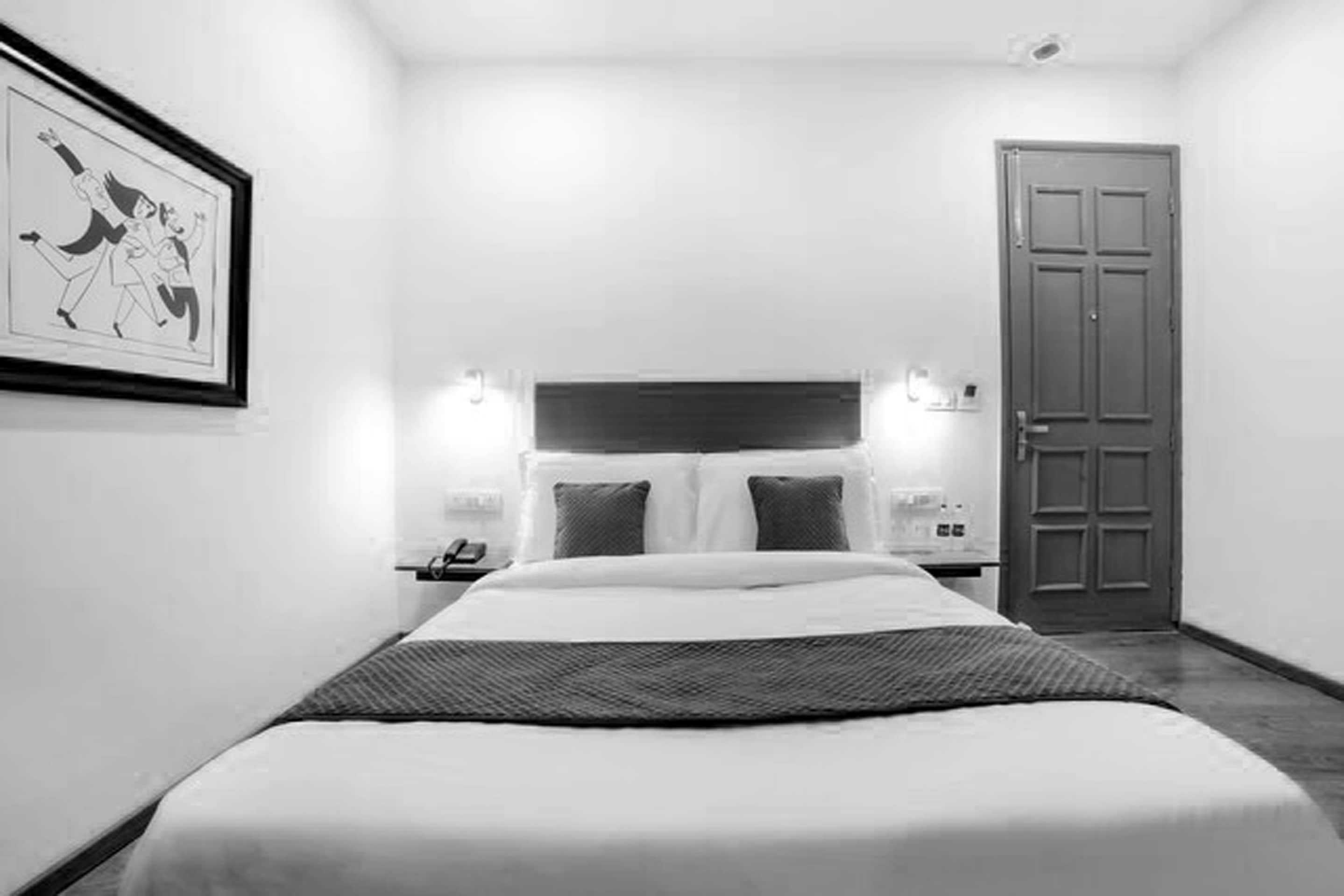 OYO Townhouse 213 Artemis Hospital, Gurgaon 3