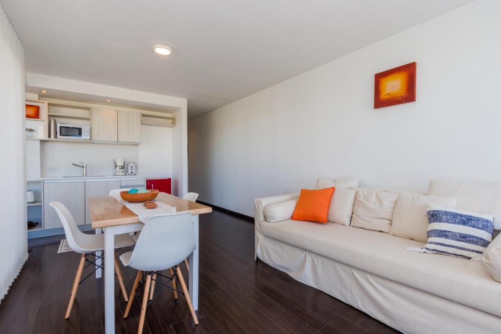 2 ambientes con vista a la montaña y balcón