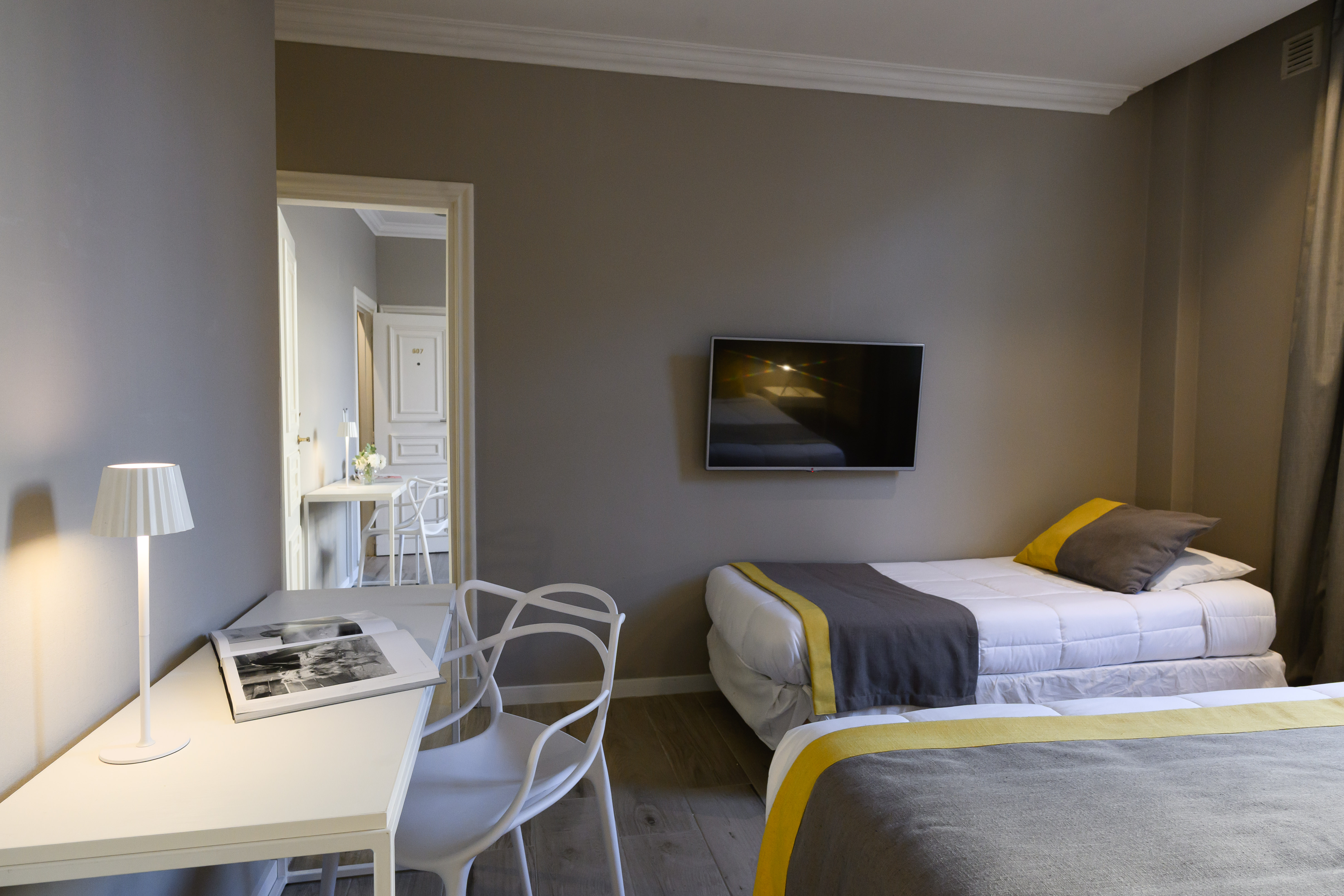 2 HABITACIONES COMUNICADAS