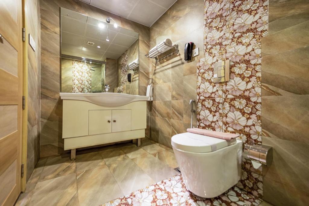 Honeymoon Suite Room