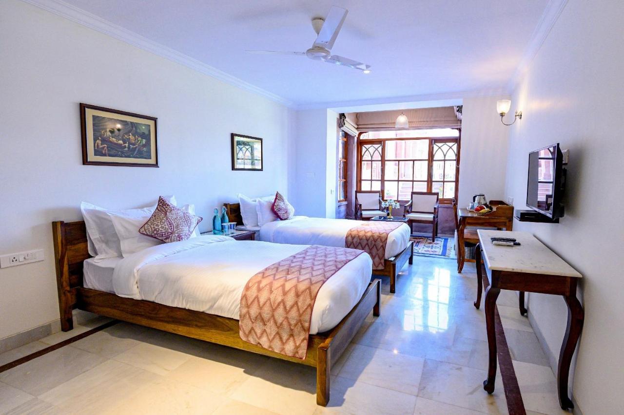 Twin Deluxe Heritage Room