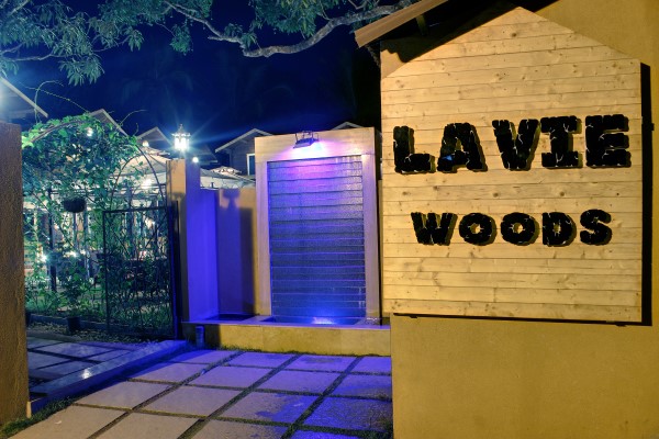 La Vie Woods (No Stags Allowed)
