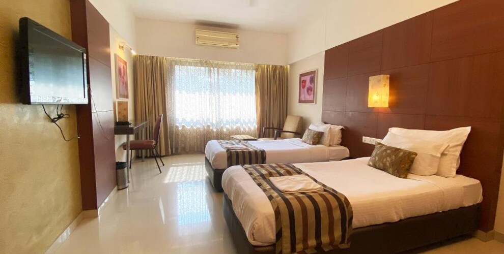 Deluxe A/C Twin Bedded Room